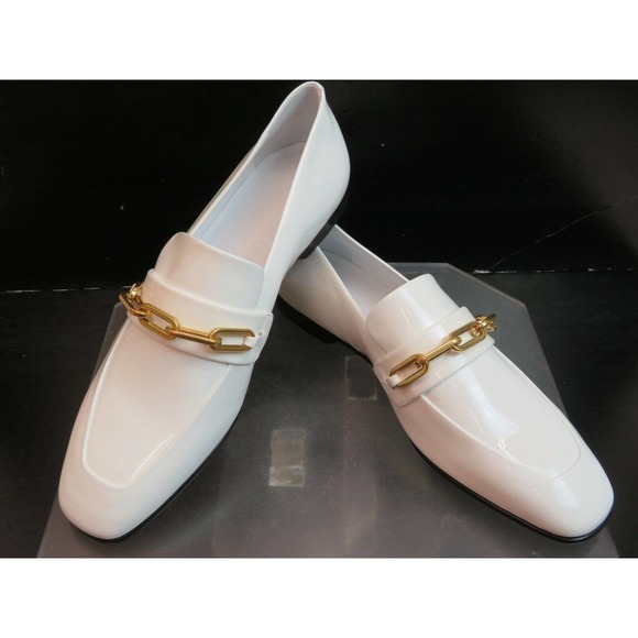 NIB BURBERRY CHILLCOT WHITE PATENT LEATHER GOLD CHAIN LOGO FLATS LOAFERS 40.5 - Picture 1 of 12